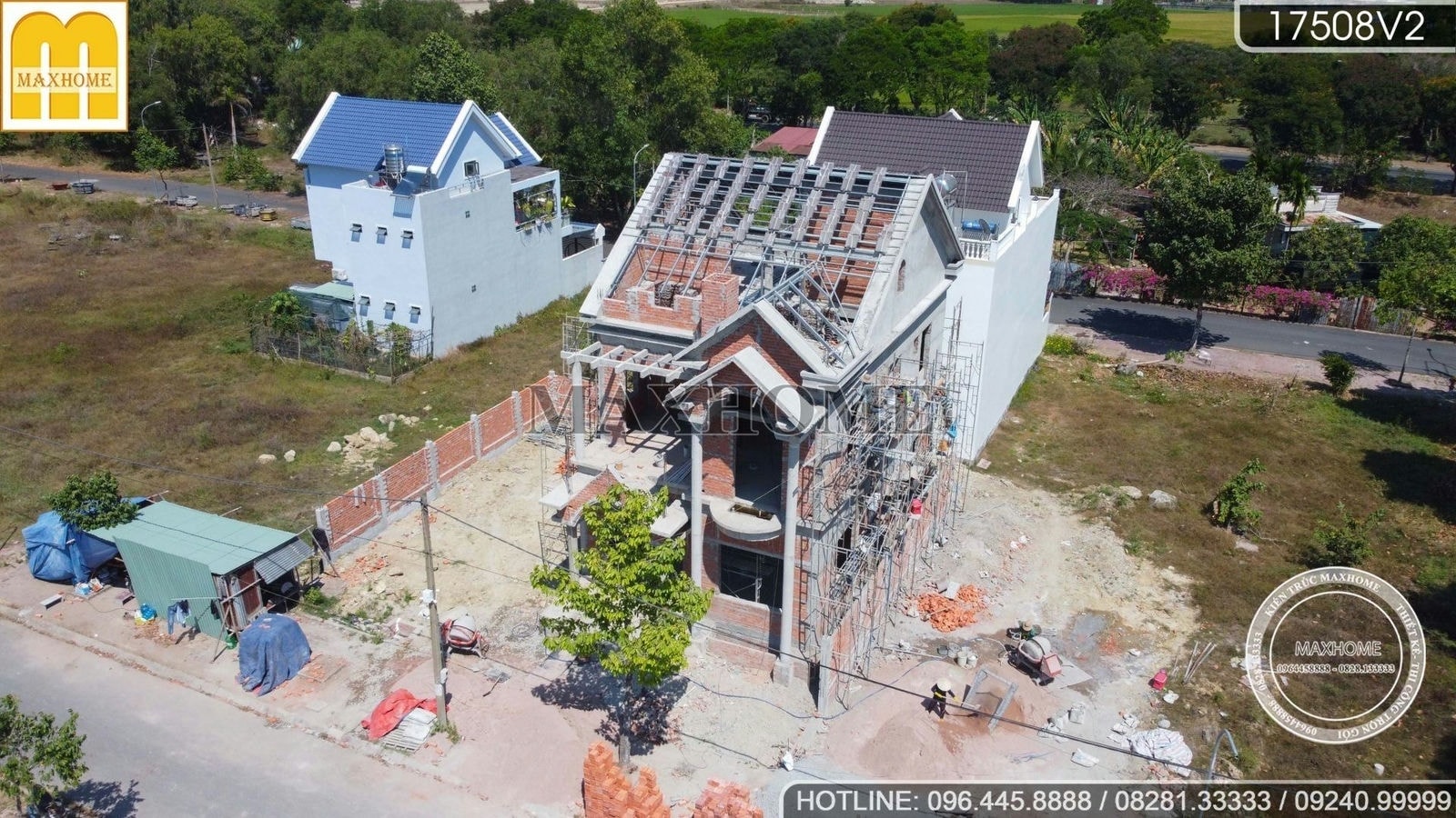 Ghé thăm tiến độ công trình nhà phố mái Thái cực kỳ đồ sộ tại Vũng Tàu