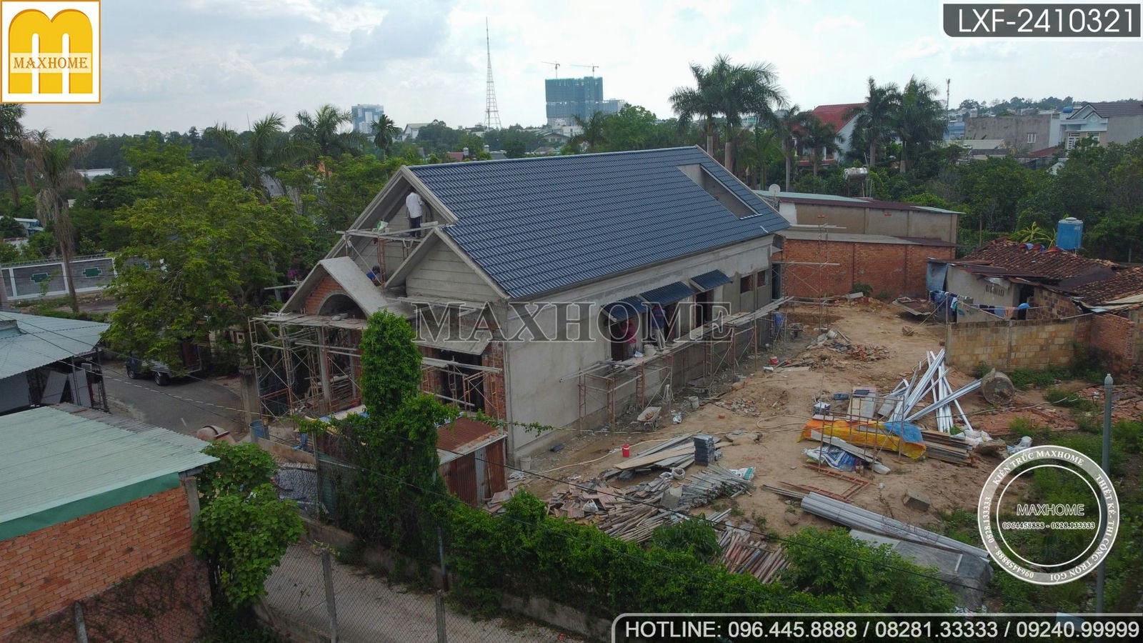 Ghé thăm tiến độ công trình nhà vườn mái Thái hoành tráng tại Bình Dương