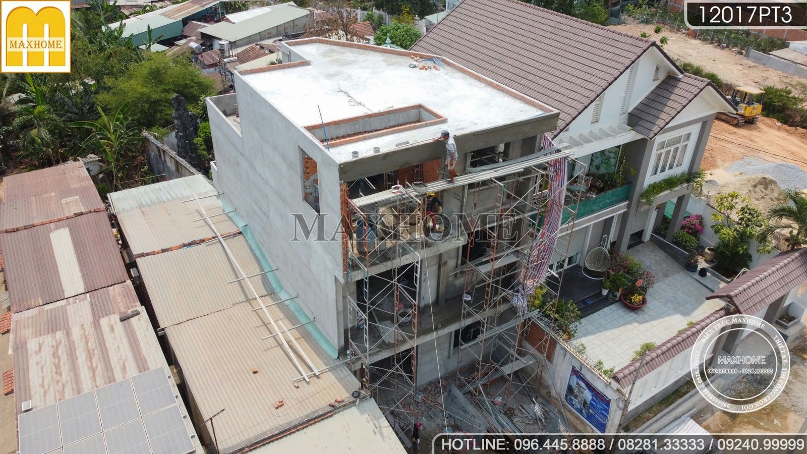 Ngôi nhà phố 2 tầng 1 tum đang trong giai đoạn hoàn thiện tại Bình Dương